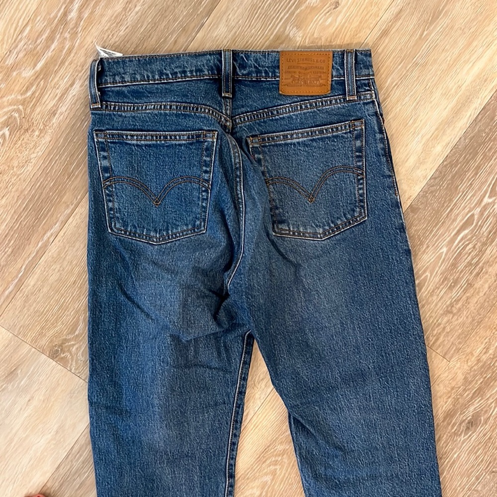 High Rise - “mom fit” wedgie straight levi denim